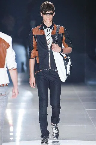 Look 16